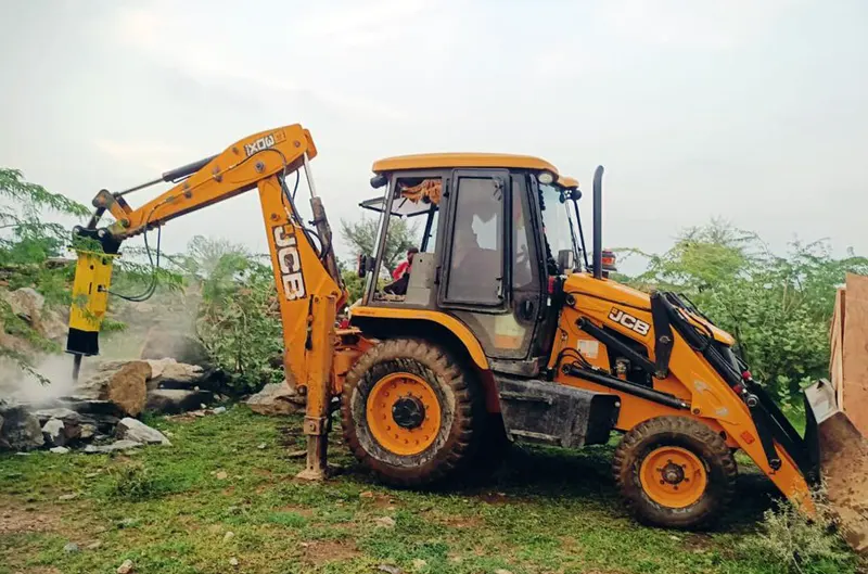 _excavator driver